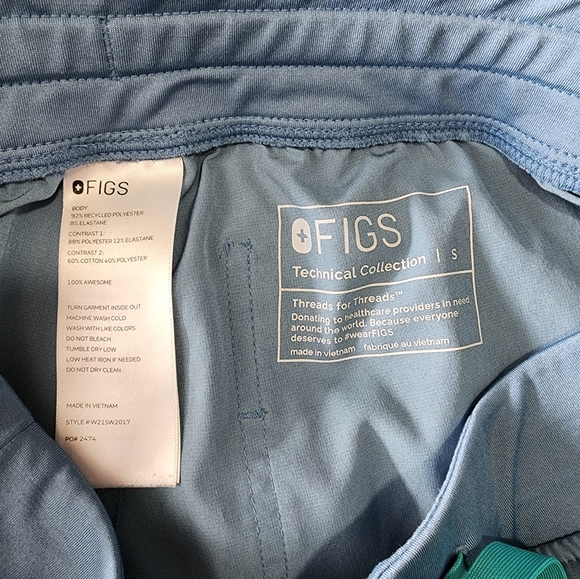 Figs Scrubs - Picture 9 of 11